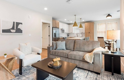 Mount Mourne Apartment | Landing | Incredible 2BD, Pool, Clubhouse