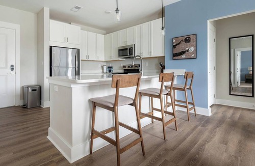 Hickory Apartment | Landing | Incredible 2BD, Gym, Clubhouse