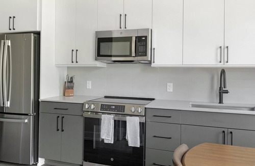 Southwest Raleigh Apartment | Landing | Stunning Studio in Caraleigh