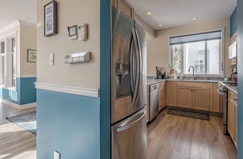 Silver Star Mountain House | Large 5 bedroom, standalone home with private hot tub, BBQ and pet friendly too!