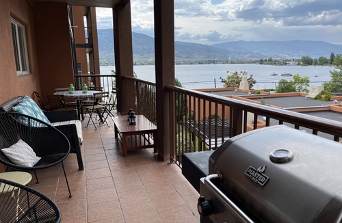 Osoyoos Condo | Large Lakefront 3 Bed Condo With Gorgeous Osoyoos Lake and Mountain Views