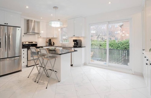 Downtown Montreal House | Large private room available in charming city townhouse