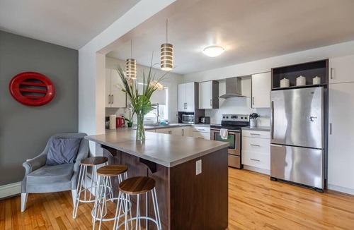 Bedford Apartment | Large & Sunny Beautiful Home, AC