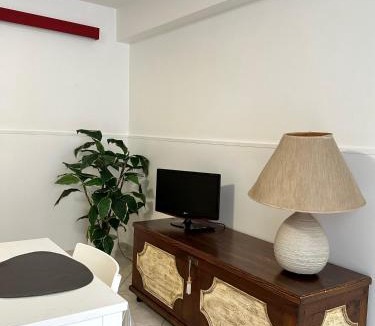 Bronte House | Lazzaro