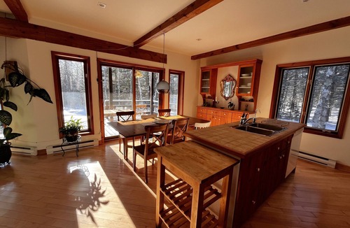 Sainte-Melanie Cottage | Le Domek a soothing nature