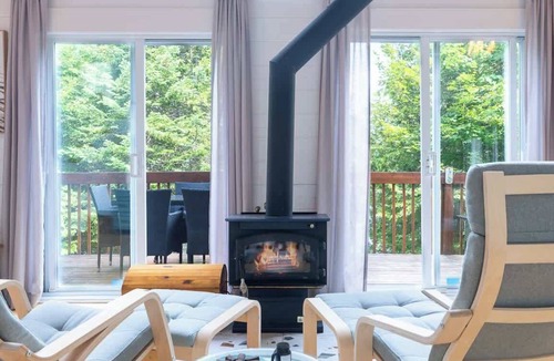 Entrelacs Ski Chalet | Le Mandala | Lakefront, spa & game room