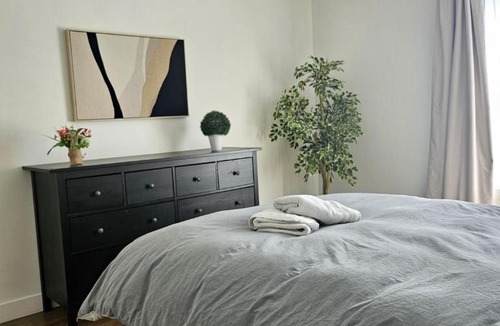 Plateau Mont Royal Apartment | Le Mont-Royal Sky by HomeInMontreal