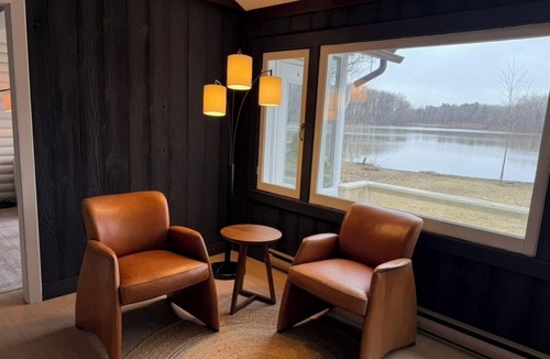 Fabreville Ski Chalet | Le Petit Manitou | Where Montréal disappears and nature takes over
