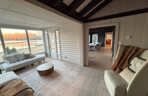 Fabreville Ski Chalet | Le Petit Manitou | Where Montréal disappears and nature takes over