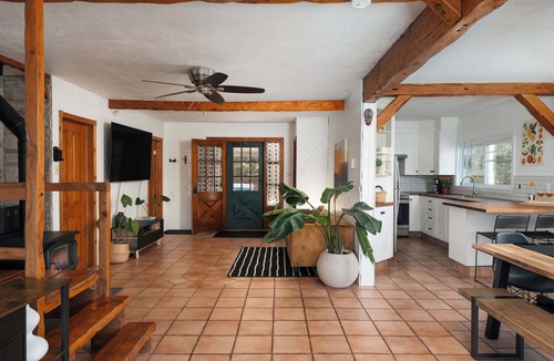 Dunham Ski Chalet | Le Selby | Waterfront Escape, Views & Vineyards