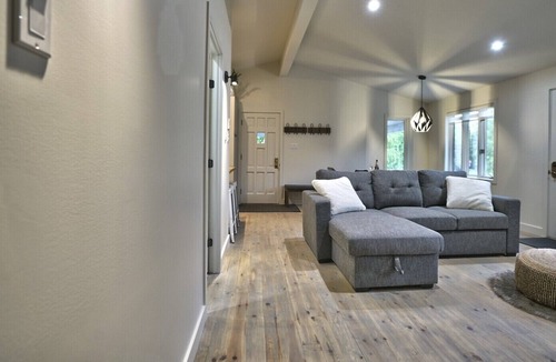 Magog Ski Chalet | LE SOUTHIÈRE, BEACH AND SKIING. Summer as in winter, a little paradise for the holidays!