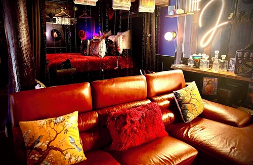 Paw Creek House | Lebouc's La Maison Verser - Bed, Bar, and Breakfast. Alcohol and Hookah Included