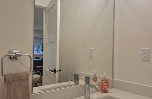 Edmonton Apartment | Leif - Spacious Garneau Retreat | 4 Beds | Sleeps 6