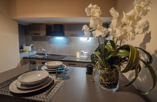 Ostiense Apartment | LEMON SUITES APARTMENTS Appartamento LUNARIO Ostiense Basilica San Paolo