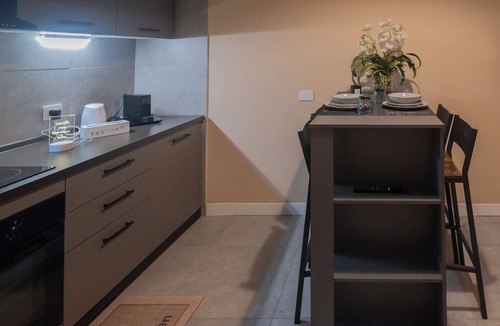 Ostiense Apartment | LEMON SUITES APARTMENTS Appartamento LUNARIO Ostiense Basilica San Paolo