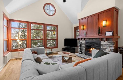 Tremblant-Les-Eaux House | Les Eaux 3BR, Sauna, Fireplace and Jacuzzi Access