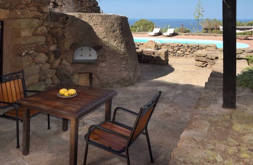 Pantelleria House | [Lighted Pool + Sea View + Barbecue] "The Hermitage Dammuso"