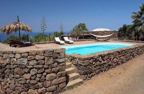 Pantelleria House | [Lighted Pool + Sea View + Barbecue] "The Hermitage Dammuso"