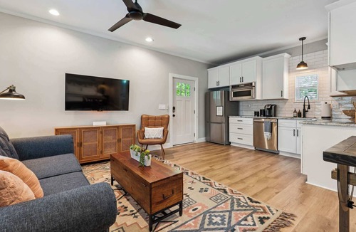Biddleville Apartment | Loft Haven Rooftop Terrace