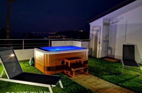 Patti House | Loft incantevole con idromassaggio esterno privato