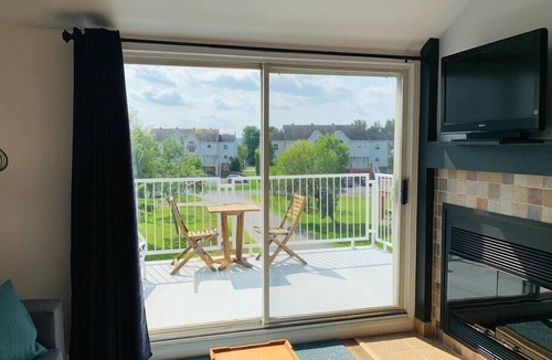 Magog Apartment | Loft Philémon - 5 minutes from Mont Orford/Magog