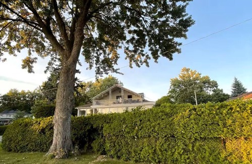 Laval Apartment | Logement paisible vue sur l'eau (Laval-Ouest)