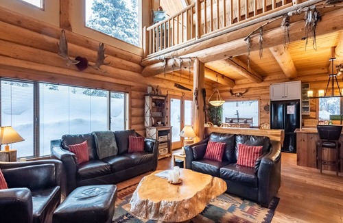Apex Mountain House | Loor-U-Inn. Luxury Log Home/7 Beds & Hottub Apex Mountain