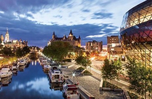 Byward Market - Parliament Hill Hotel | Lord Elgin Hotel