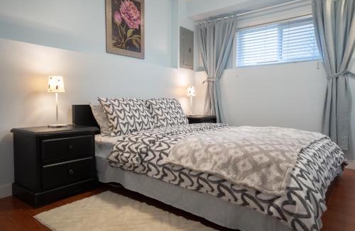 Uptown Villa | Lovely 1BR Secondary suite with Separate entrance