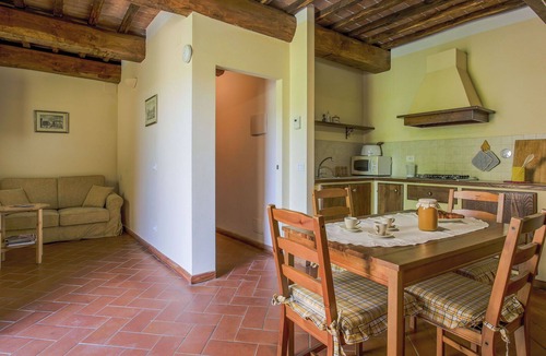 Sesto Fiorentino Villa | Lovely apartment in villa for 3 guests with WIFI, pool, TV, patio and pets allowed