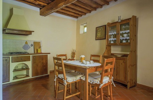Sesto Fiorentino Villa | Lovely apartment in villa for 3 guests with WIFI, pool, TV, patio and pets allowed