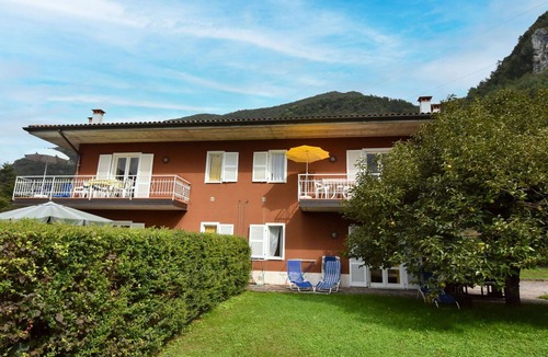 Vesta Apartment | Lovely apartment for 6 guests with WIFI, TV, terrace and pets allowed