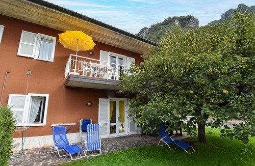 Vesta Apartment | Lovely apartment for 6 guests with WIFI, TV, terrace and pets allowed