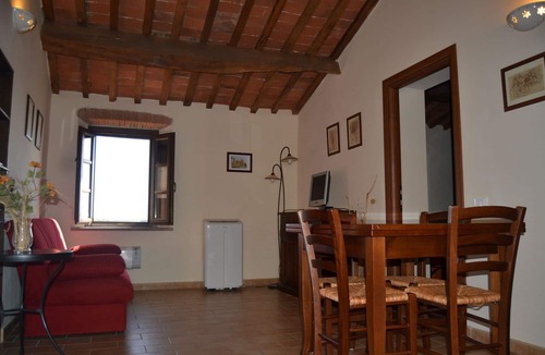 Casalappi Apartment | Lovely apartment for 4 people with pool, TV and panoramic view