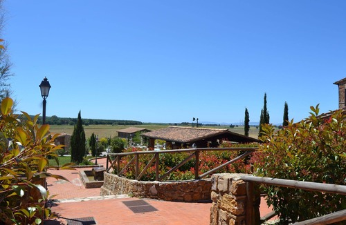 Casalappi Apartment | Lovely apartment for 4 people with pool, TV and panoramic view