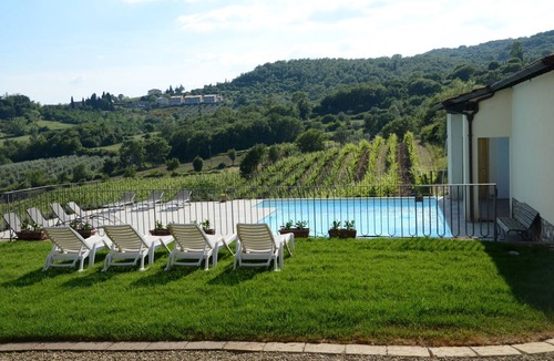 Capolona Apartment | Lovely apartment with WIFI, pool, TV, pets allowed and panoramic view, close to Arezzo