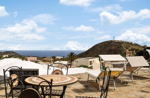 Kamma House | Lovely home in Pantelleria with house sea view