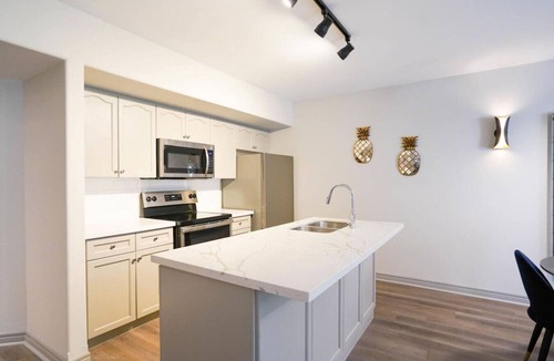 Oro-Medonte Apartment | Lower Level LuxSuite - 1min Walk from Heated Pool!