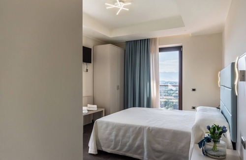Pofi Hotel | Lual Bleisure Hotel