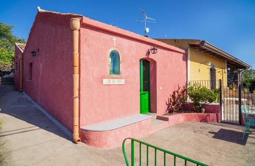 Mascali House | Lunarosa, scenic country cottage in Montargano.