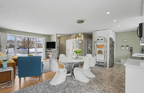 Ottawa Division House | Luxe 3BR Bungalow With Ensuite Baths And Pool