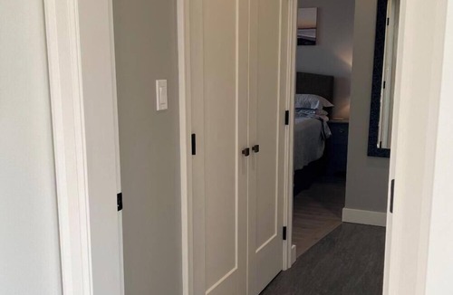 Campbell River Bed & Breakfast | Luxe King Studio~Suite Sand Sea Fine Dining Breakfast