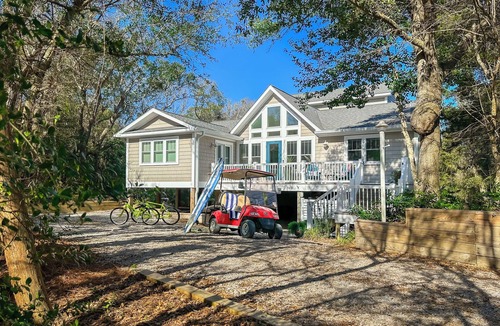 Emerald Isle House | LUXE Oceanside Oasis | Pool~Golf Cart~Bikes~Spa