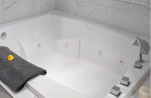 Harrison Hot Springs Hotel | Luxurious 2 person jacuzzi tub, queen bed, sleeps 2, with kitchenette