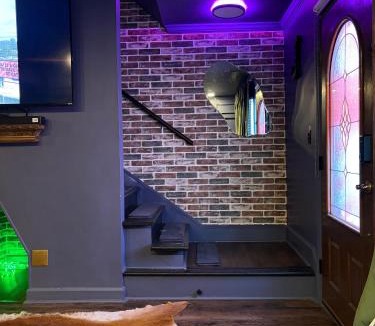 Charlotte House | Luxurious Getaway at Js Place