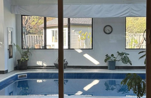 Brossard House | Luxurious home with indoor pool and spa