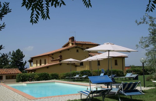 Castelfranco di Sopra Apartment | Luxurious Holiday Home in Castelfranco di Sopra with Pool