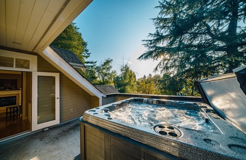 Shaughnessy House | Luxurious Mansion With Gym & HotTub - Central West Vancouver