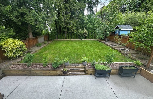 Burke Mountain House | Luxurious & Modern 2 Bedroom private Suite in Coquitlam 1 Family