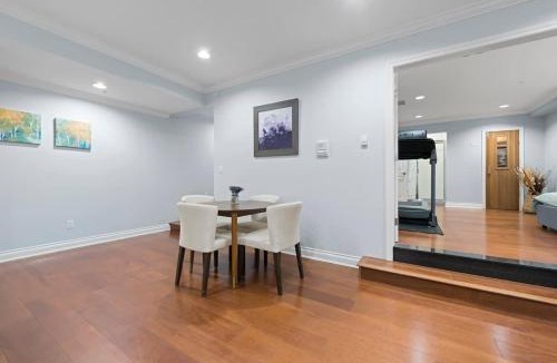 Shaughnessy House | Luxury 1200 squft 2BR Shaughnessy Suite Near YVR & DT